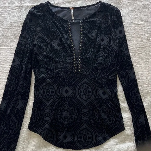 Free People Women’s Velvet Black Top Size S/P - Picture 7 of 14